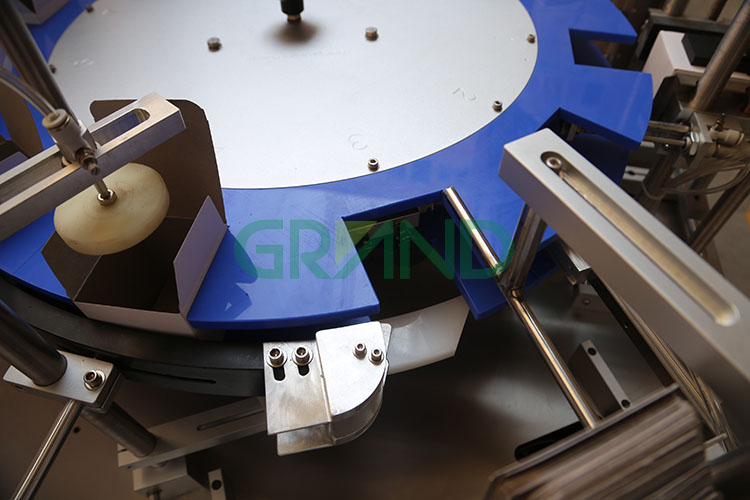 vertical cartoning machine Máquina de cartones vertical05