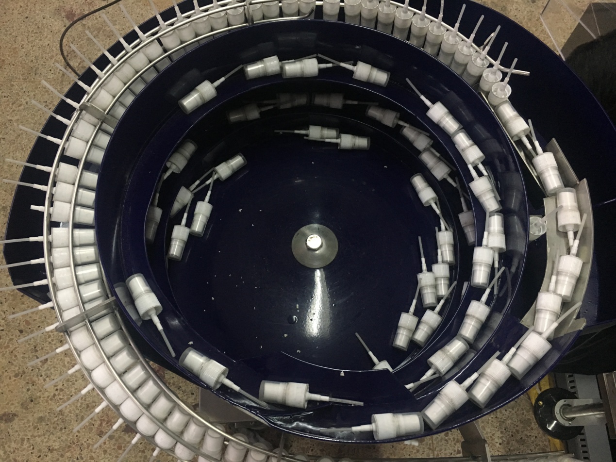 Alcohol desinfectante de llenado de botellas y tapa de la máquina05