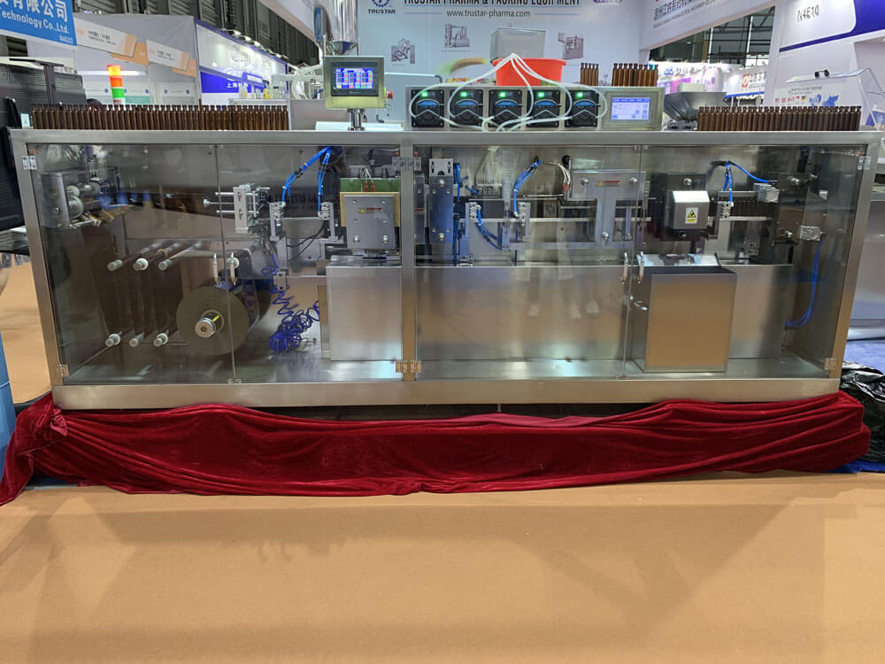 Ampoule de pl&aacute;stico formando m&aacute;quina de llenado y sellado