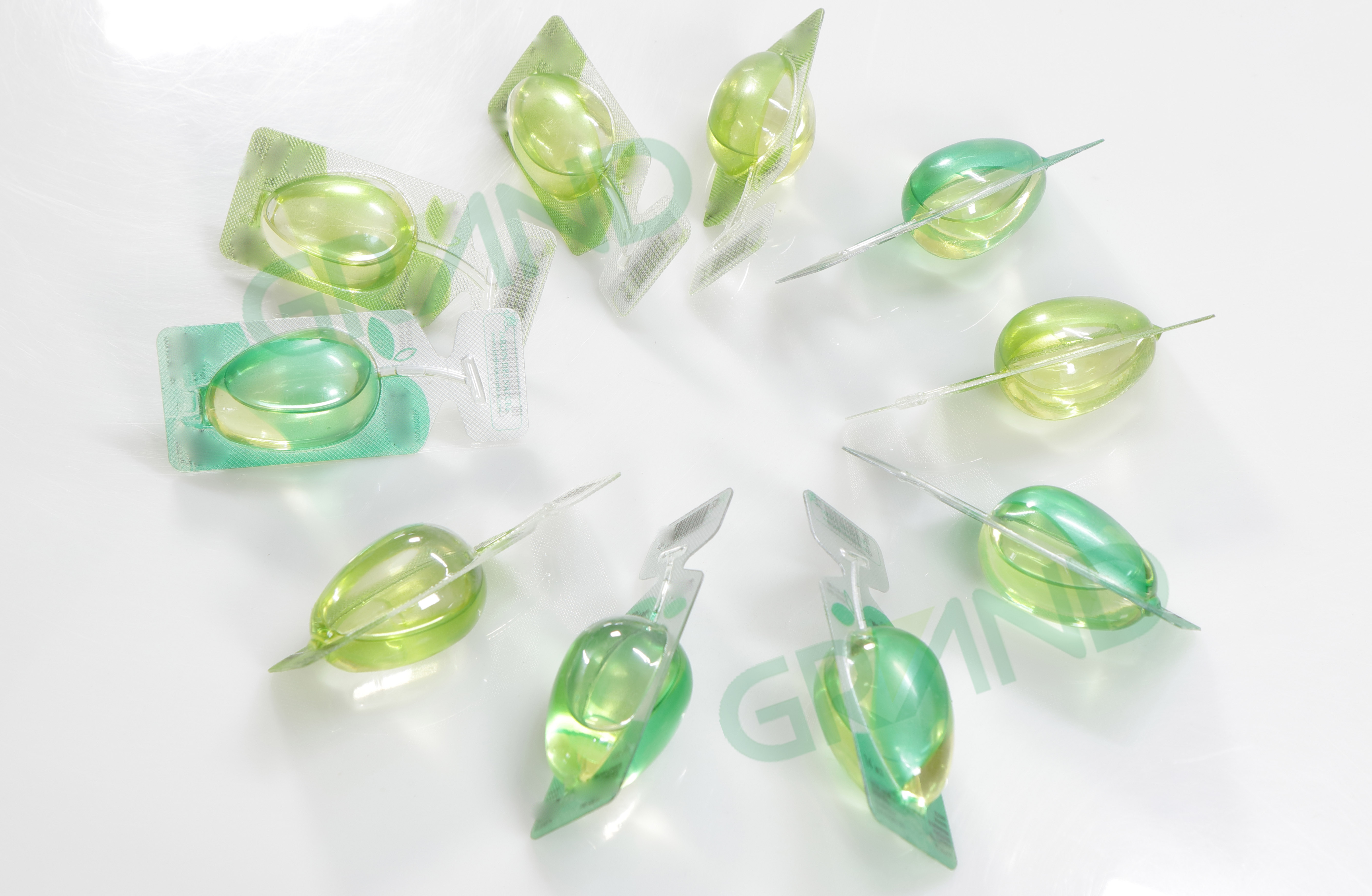 Muestra de la m&aacute;quina de sellado de llenado de aceite de oliva