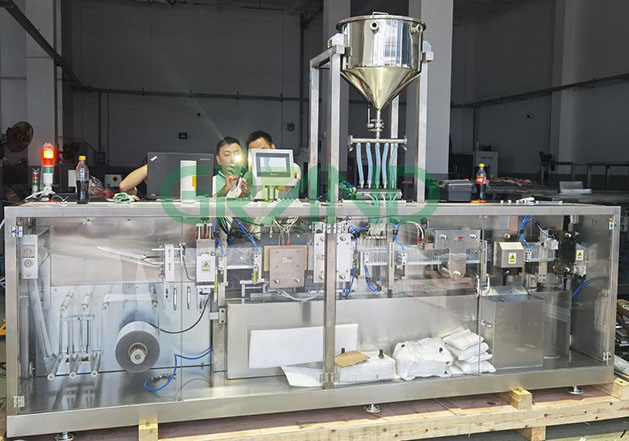 M&aacute;quina de llenado y sellado de c&aacute;psula de dosis cosm&eacute;tica