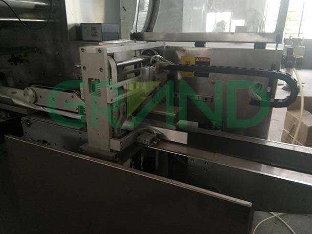 Detalles de la m&aacute;quina de plegamiento y empaque de toallitas h&uacute;medas