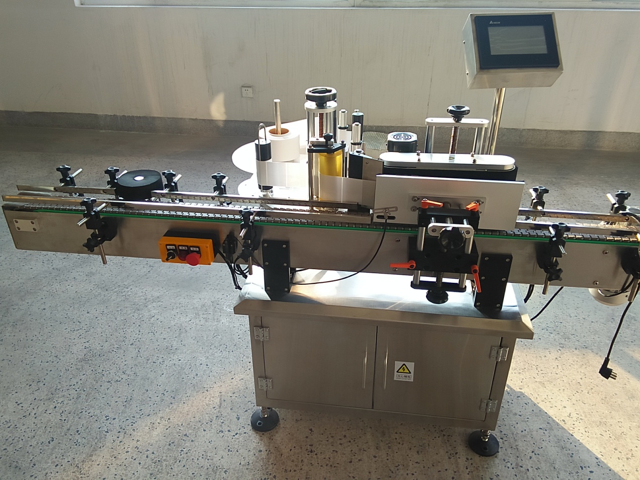 M&aacute;quina de etiquetado de etiqueta autom&aacute;tica