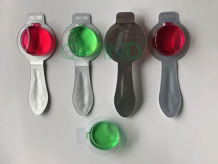 Máquina de llenado y sellado de líquidos para perfume de dosis mono