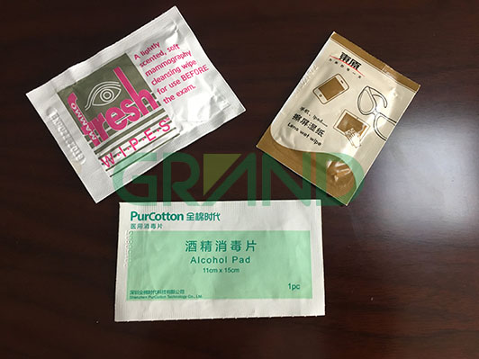 muestra de m&aacute;quina de embalaje de tejido h&uacute;medo